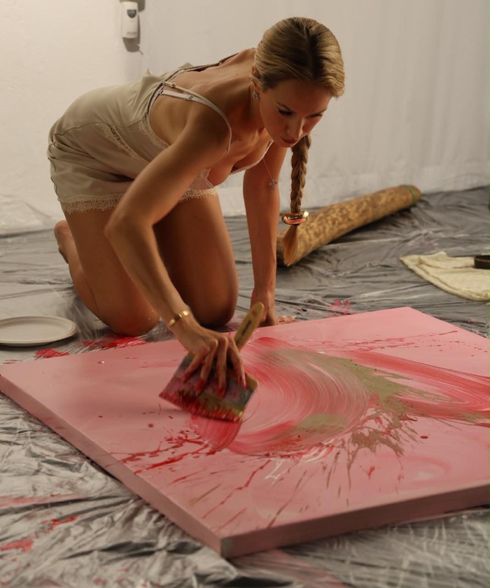 Giada Todesco al lavoro in atelier